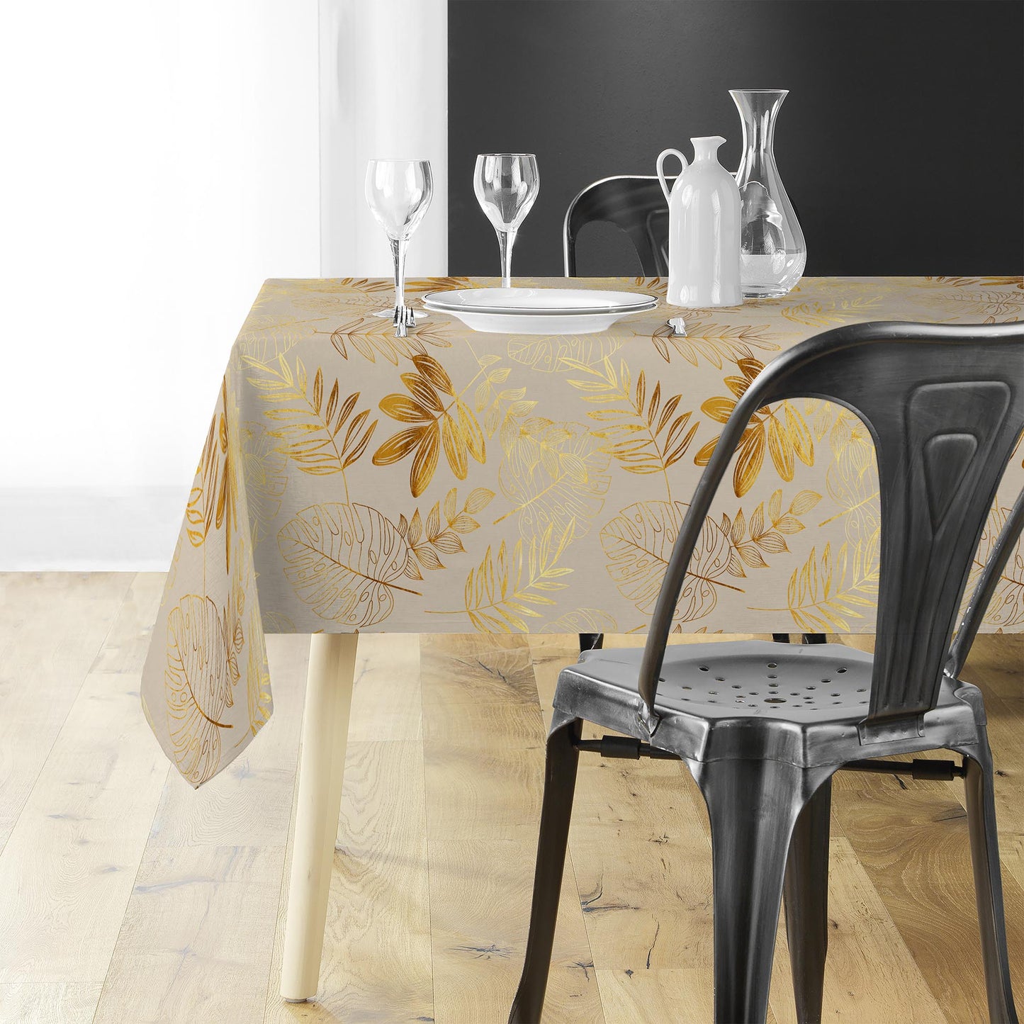 Tovaglia antimacchia rettangolare beige e oro con motivo botanico dorato in lurex